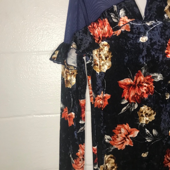 Velvet Dress Daylight Floral Ruffled Sz L Form Fit - Picture 4 of 8